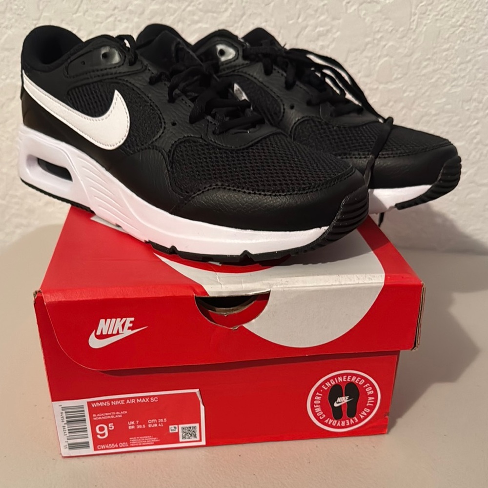 Women’s Nike Air Max SC Black and White Shoes